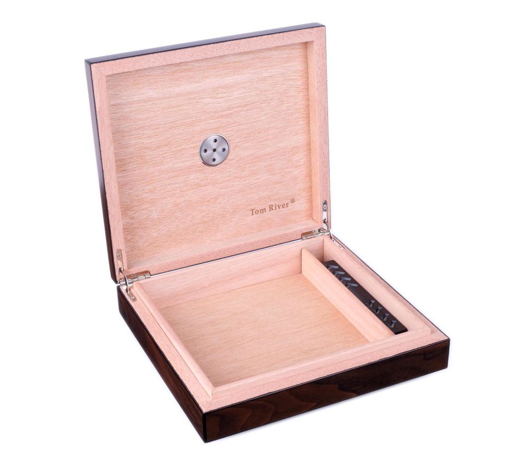 Хьюмидор Tom River на 25 сигар, Орех 561-013 preview