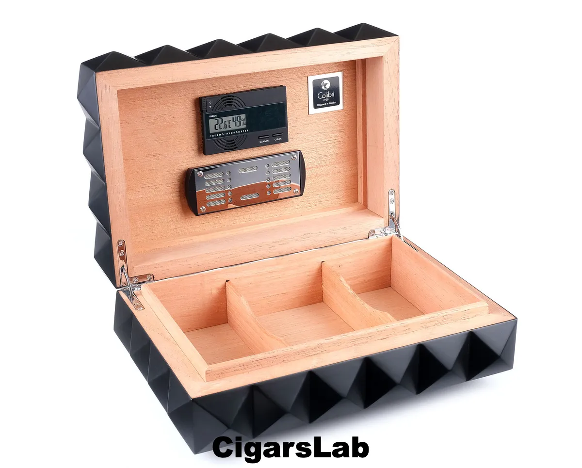 Хьюмидор Colibri Quasar на 40 сигар, Черный лак Royal preview